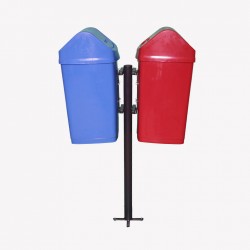 Poste com 2 lixeiras 50 litros B. tampa vai e vem